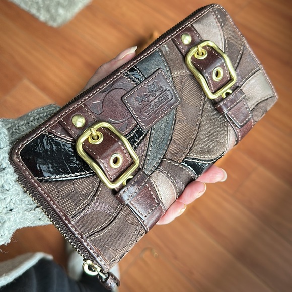 COACH leather wallet/clutch - Picture 4 of 14